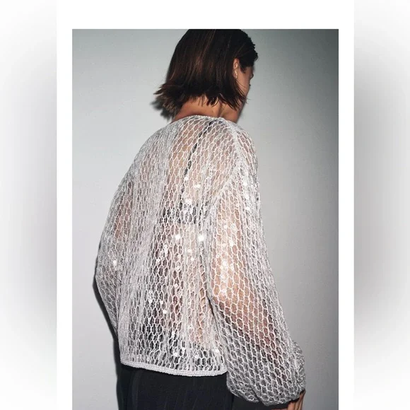 TREND NWT ZARA SILVER VIRAL sequin top M 
🚨 My prices are firm, no discount. - Picture 12 of 16